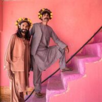 Femmes dévoilées et hommes en fleurs : Un autre visage de l’Afghanistan