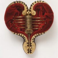 Cathy de Monchaux : studio wounds and battles desire is the reiteration of hope