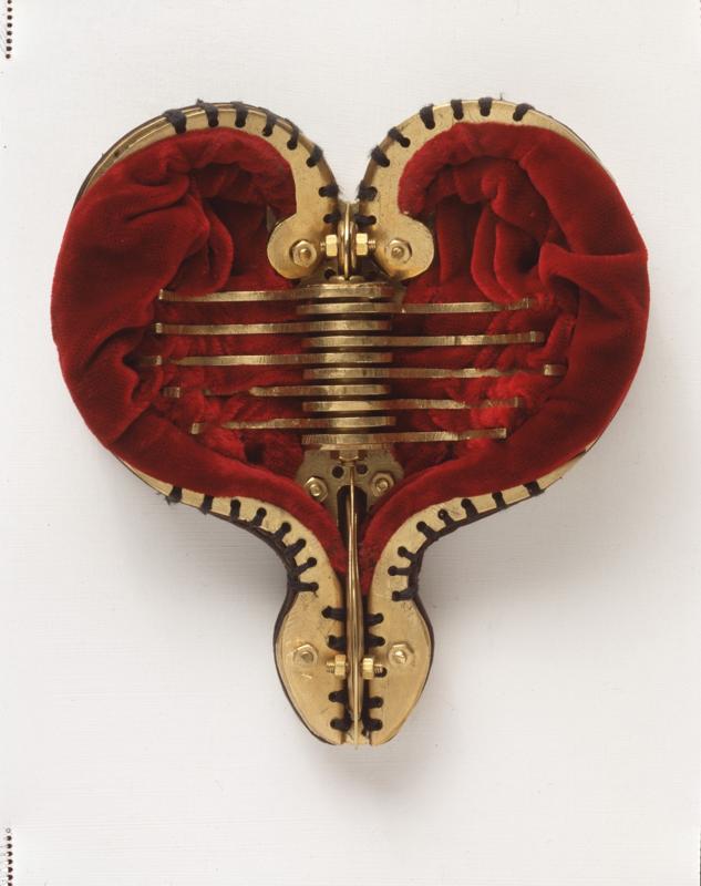 Cathy de Monchaux : studio wounds and battles desire is the reiteration of hope