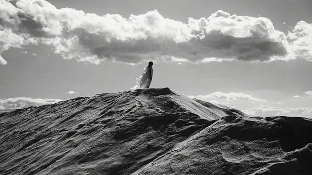 Julianknxx : In Search of Incredible