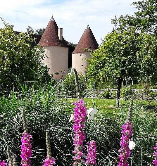 Croquis et peinture au Château de Corbelin