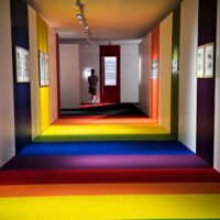 Visite guidée de l'exposition "LGBTQomics" par les artistes drag les Altesses du 16