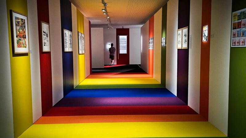 Visite guidée de l'exposition "LGBTQomics" par les artistes drag les Altesses du 16